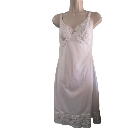 Wonder Maid White Lace Trim Full Slip Sz 32 Polyester Metal Findings Yellowing - Picture 2 of 16